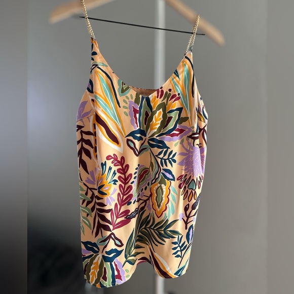 Cupcakes And Cashmere Pretty Floral Abstract Peach Blouse Gold Chain Shoulders - Picture 1 of 4